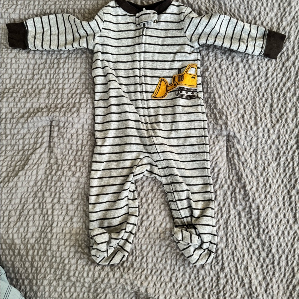 ⚠️3 Carter’s Onesie Footies Set⚠️ - Picture 2 of 4